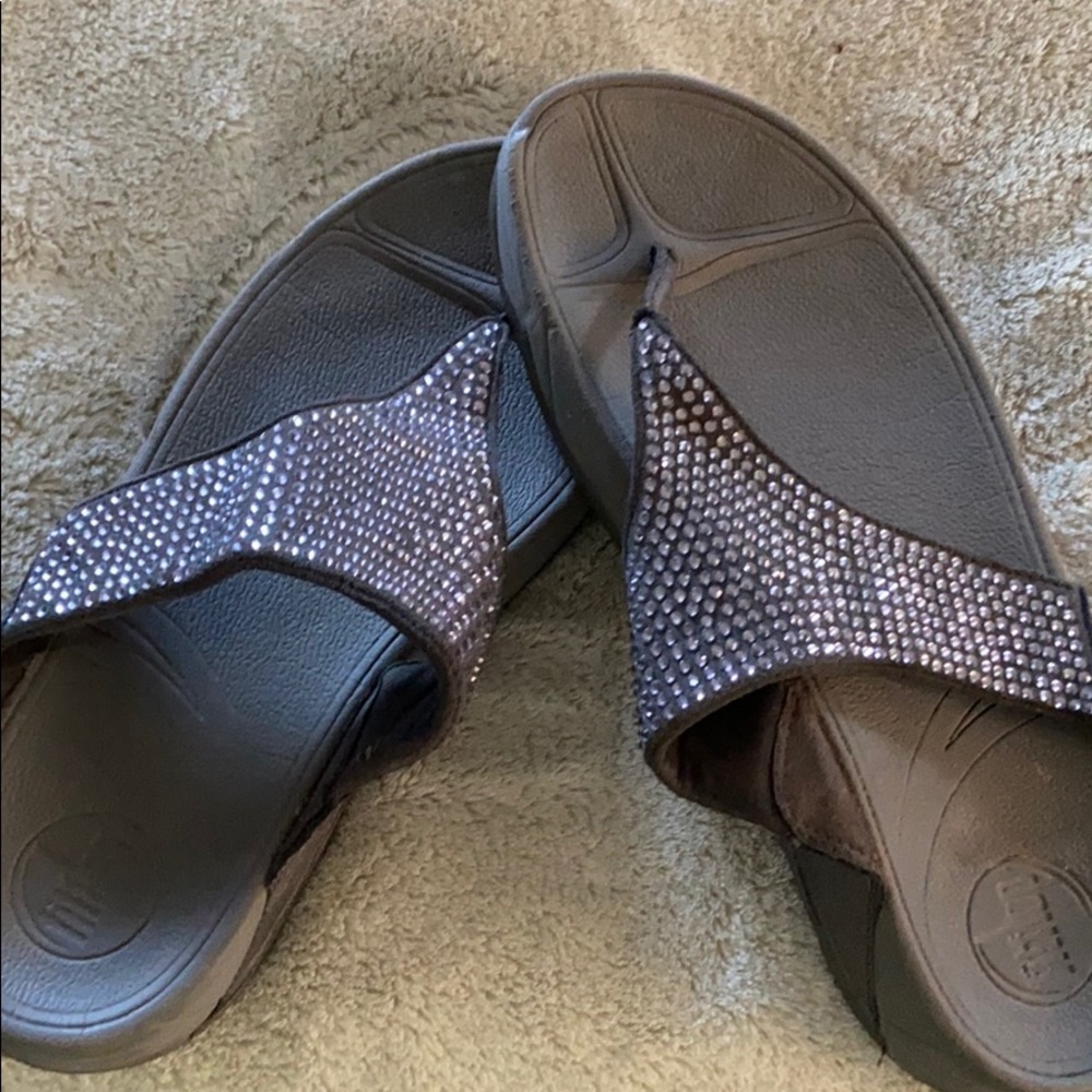 EUC Gray Fit Flops Size 8